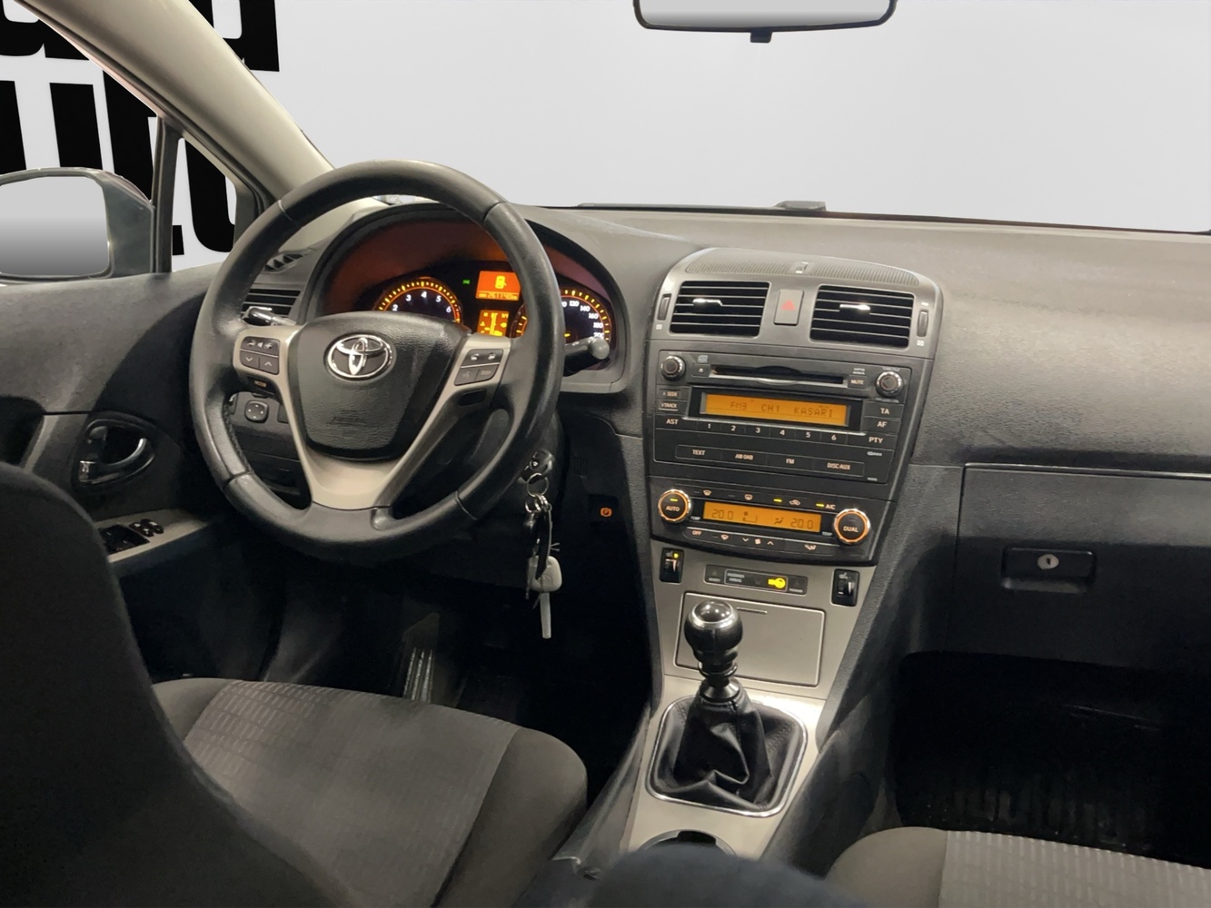 Toyota Avensis vaihtoauto