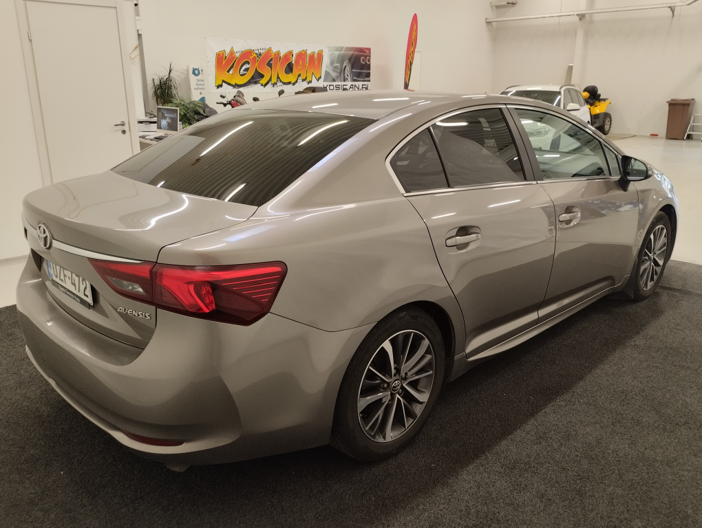 Toyota Avensis vaihtoauto