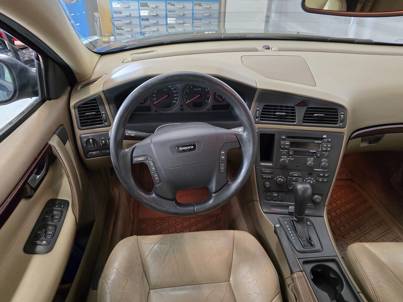 Volvo V70 vaihtoauto