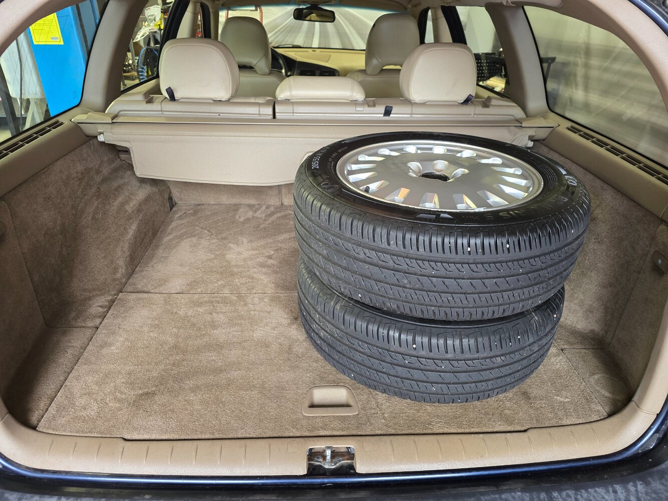 Volvo V70 vaihtoauto