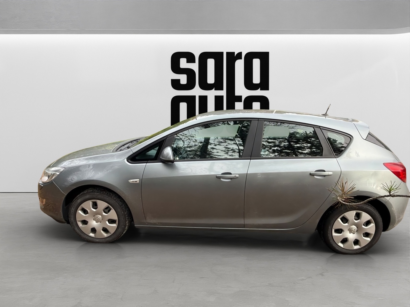 Opel Astra vaihtoauto