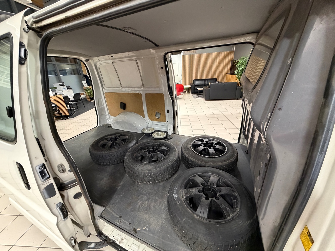 Toyota Hiace vaihtoauto