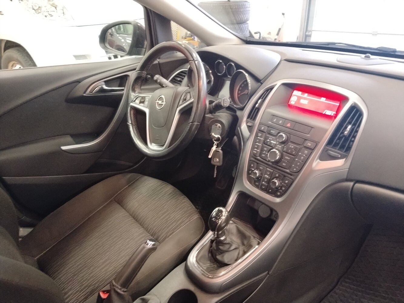 Opel Astra vaihtoauto