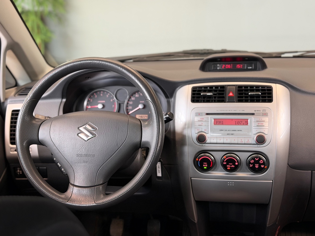 Suzuki Liana vaihtoauto