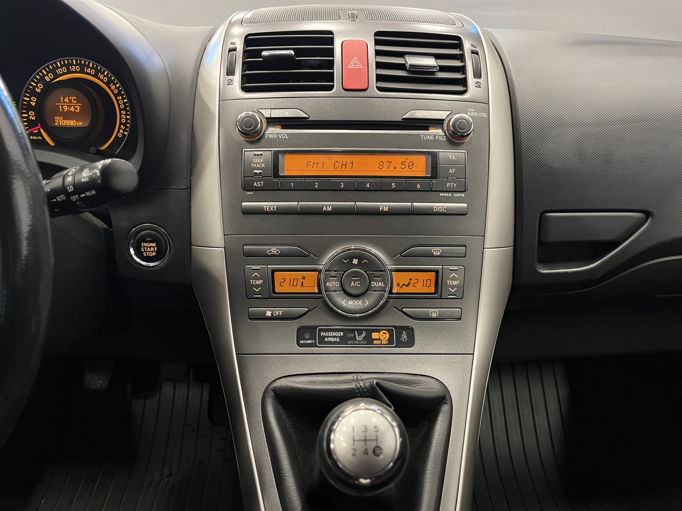 Toyota Auris vaihtoauto