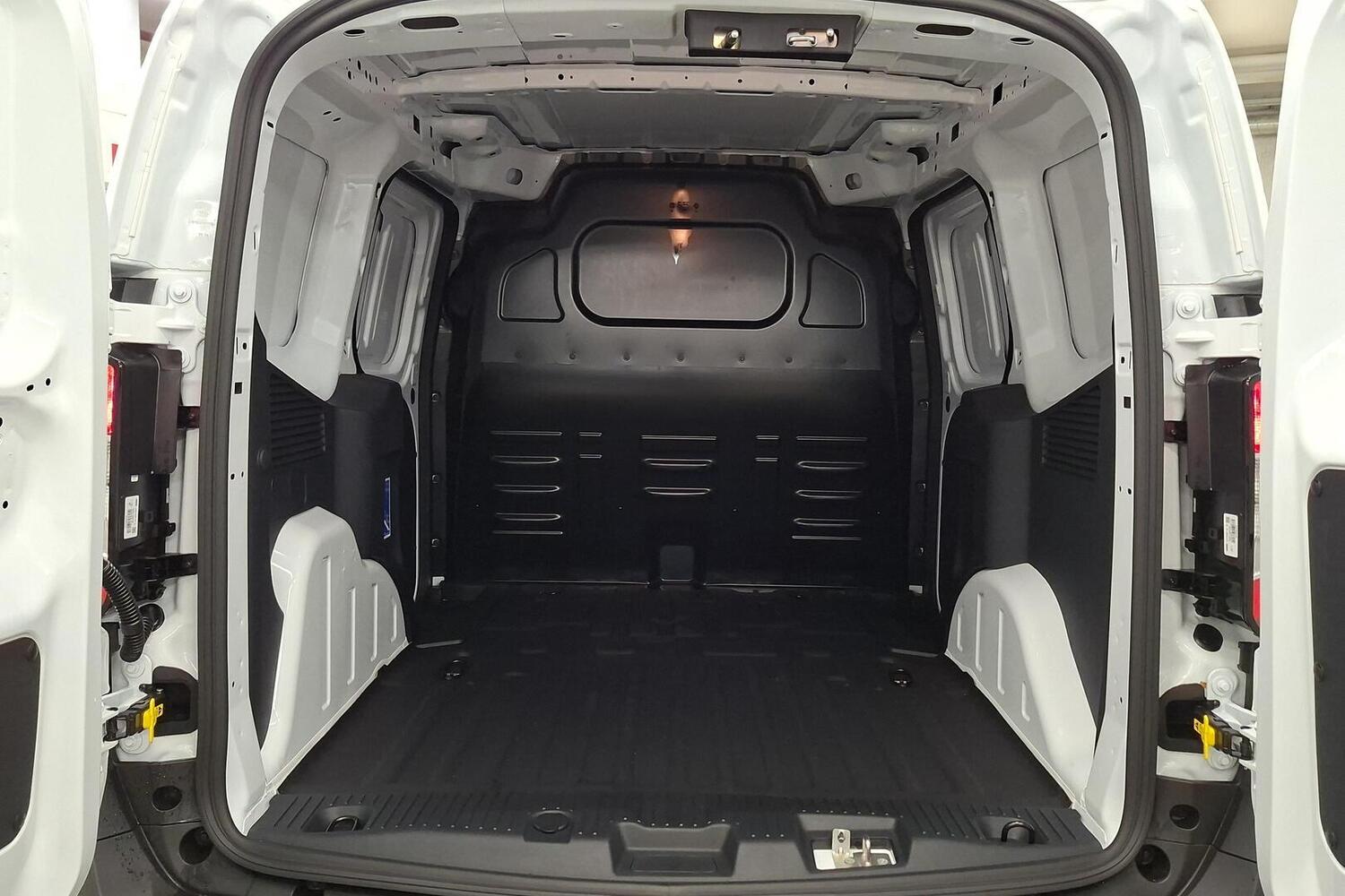 heti ajoon Ford Transit Courier