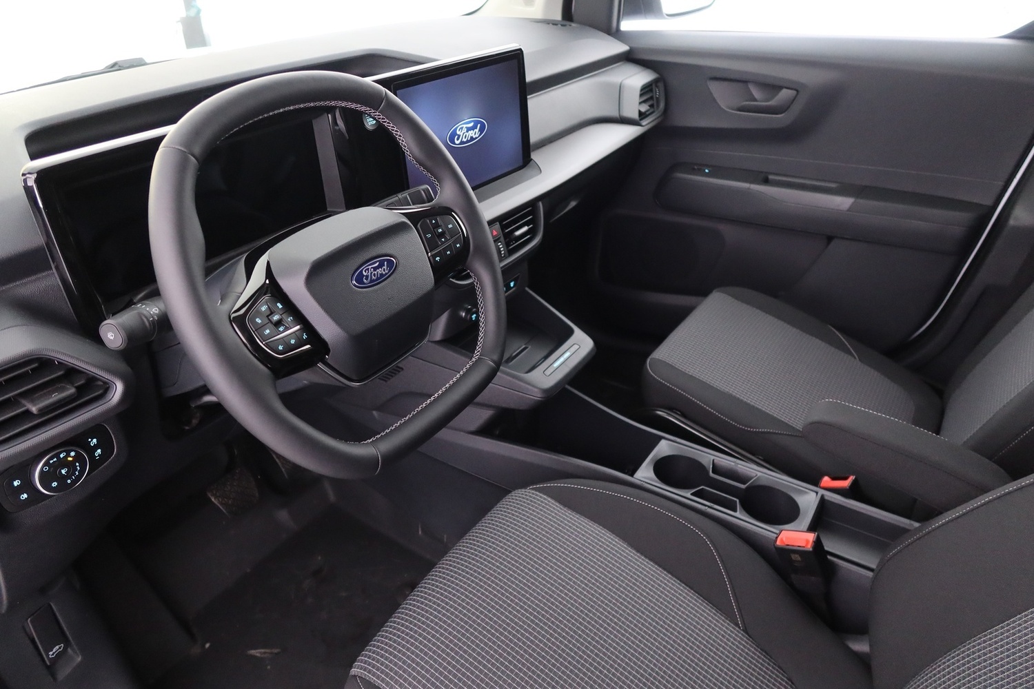 heti ajoon Ford Transit Courier