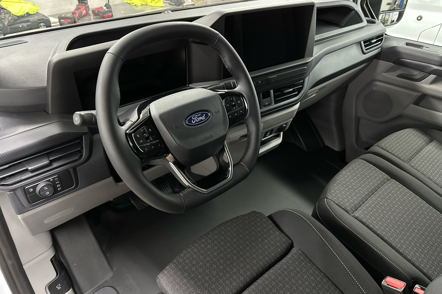 heti ajoon Ford Transit Custom