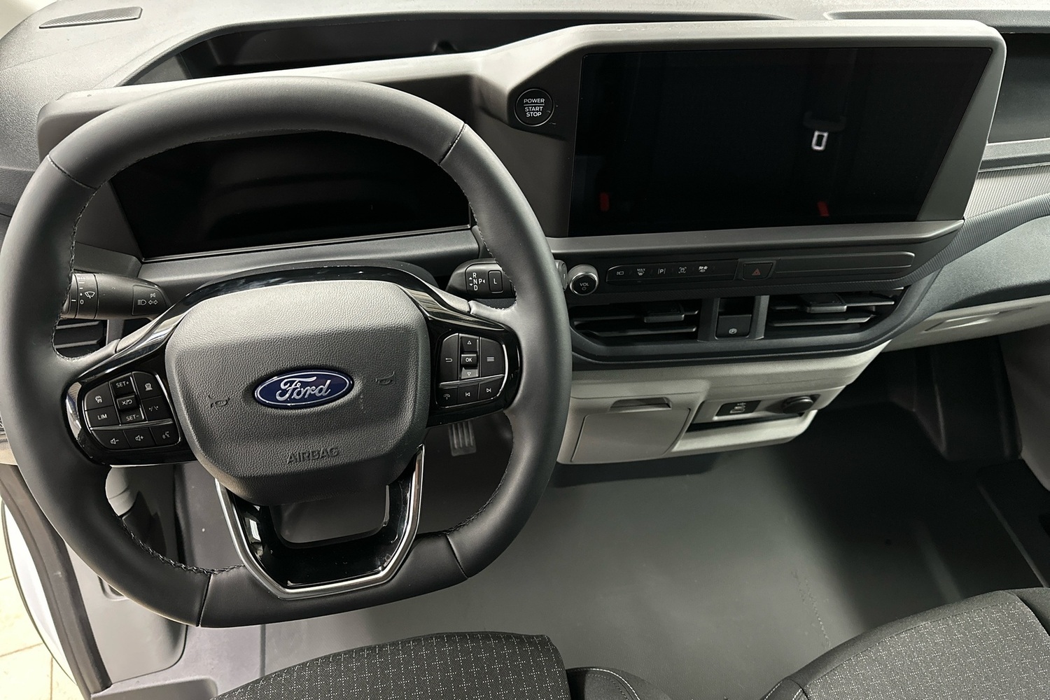 heti ajoon Ford Transit Custom