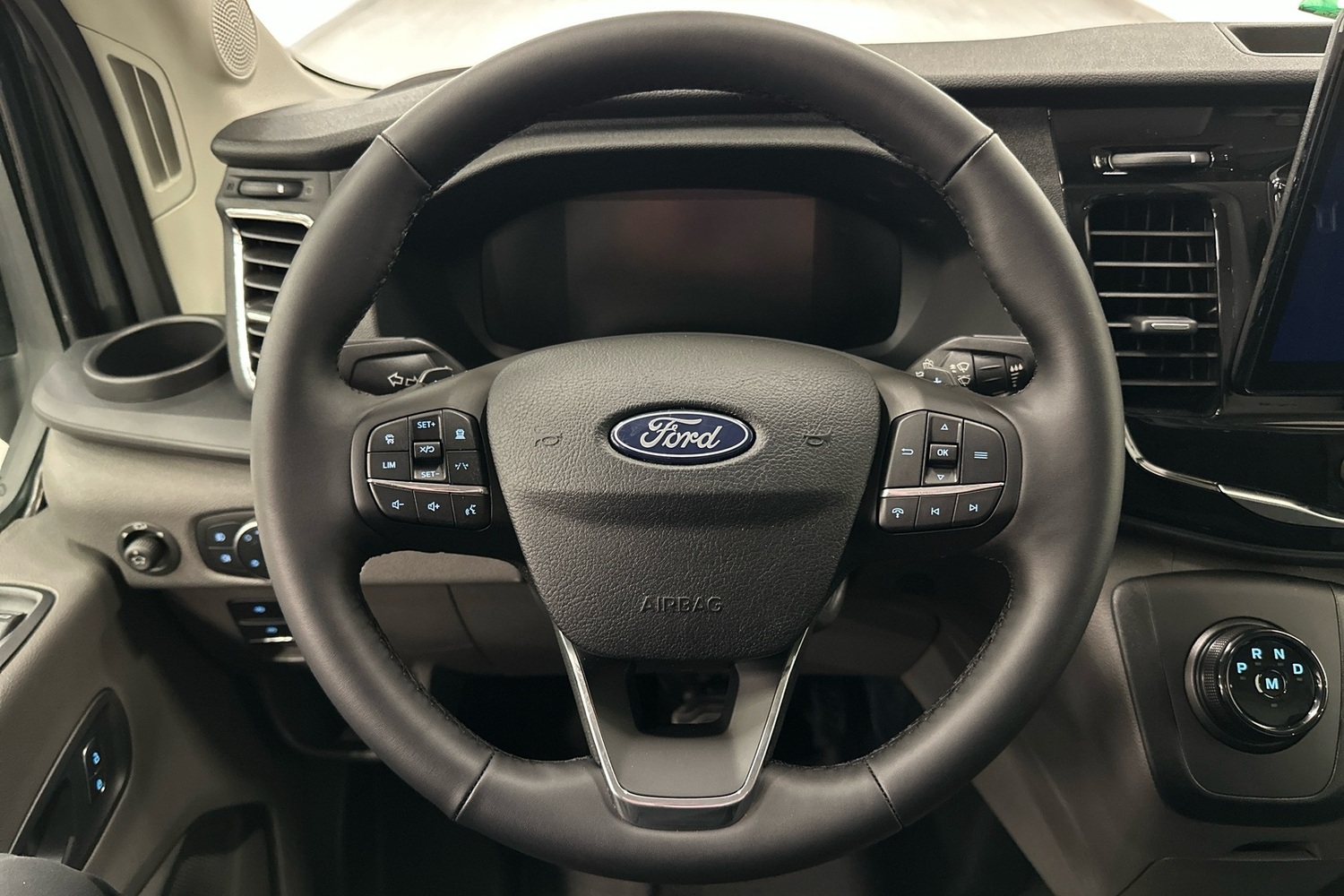 heti ajoon Ford Transit