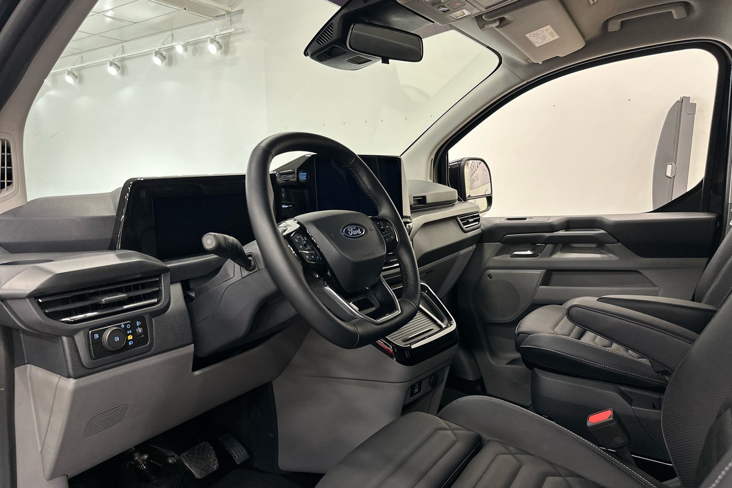 heti ajoon Ford Tourneo Custom