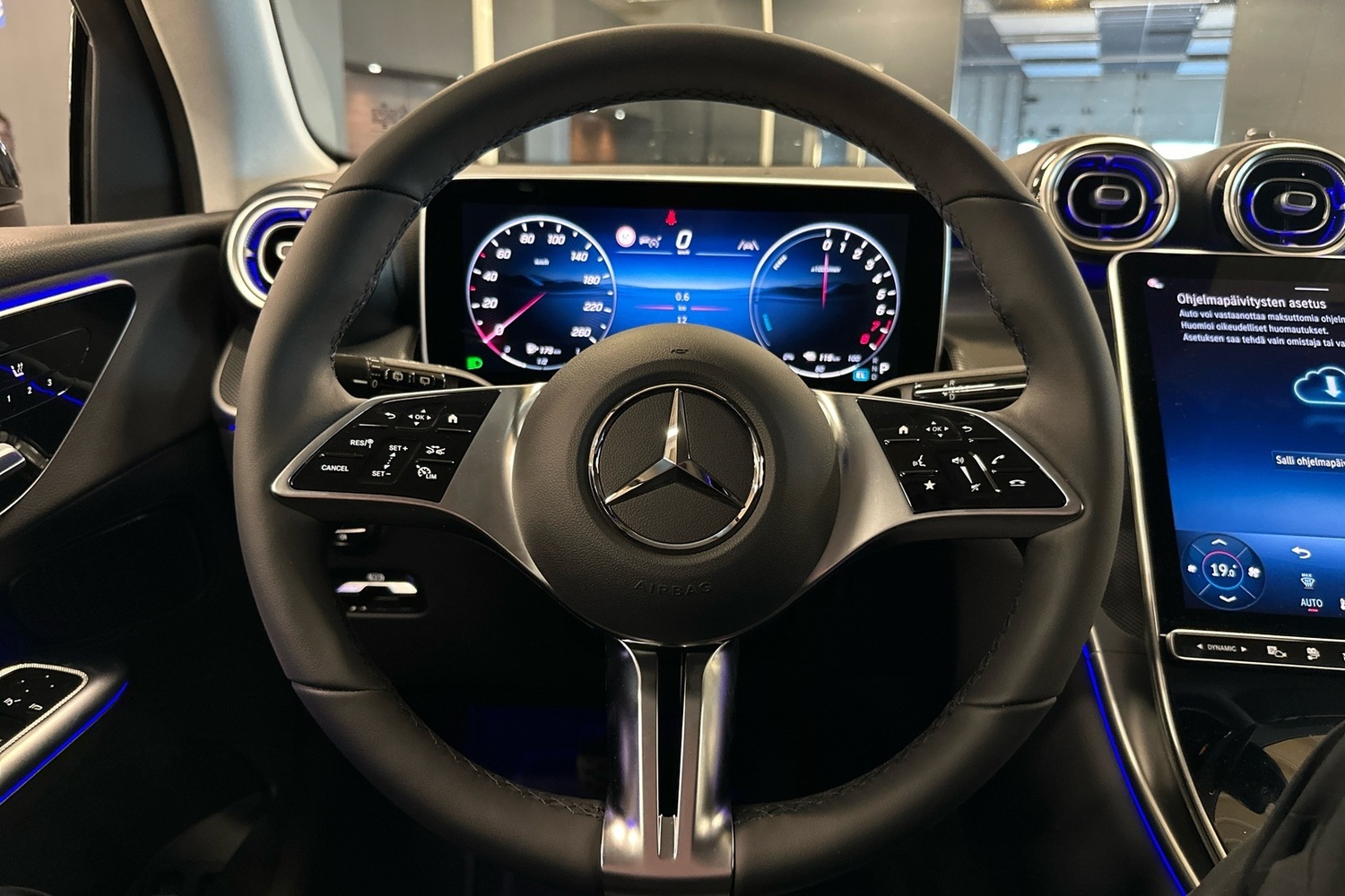 heti ajoon Mercedes-Benz GLC