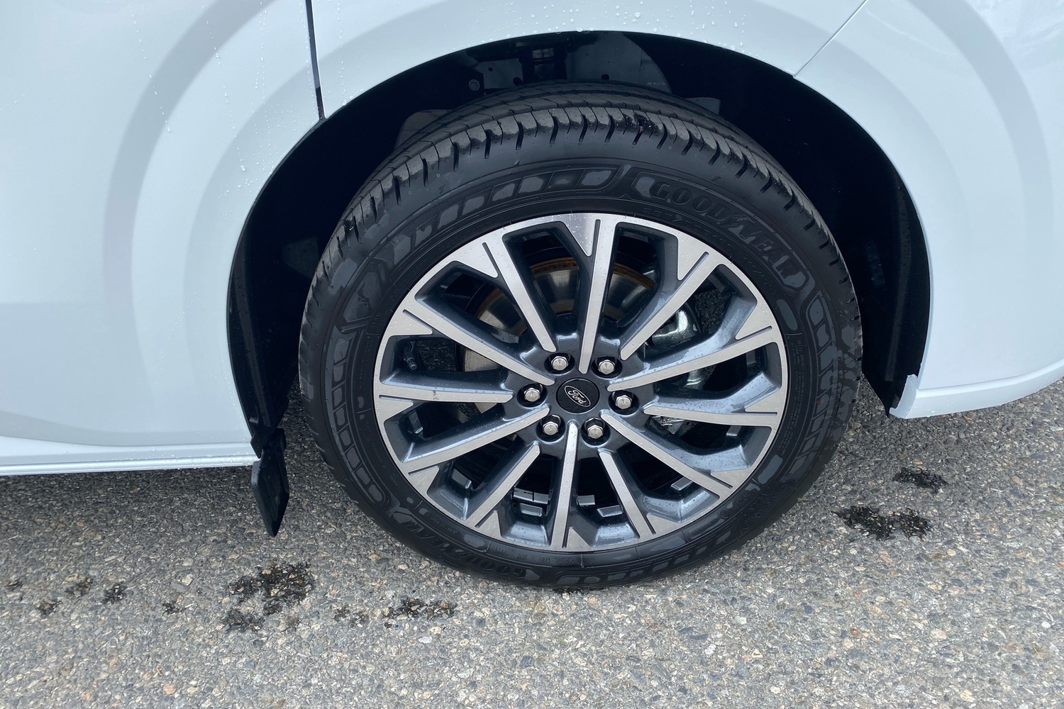 heti ajoon Ford Tourneo Custom