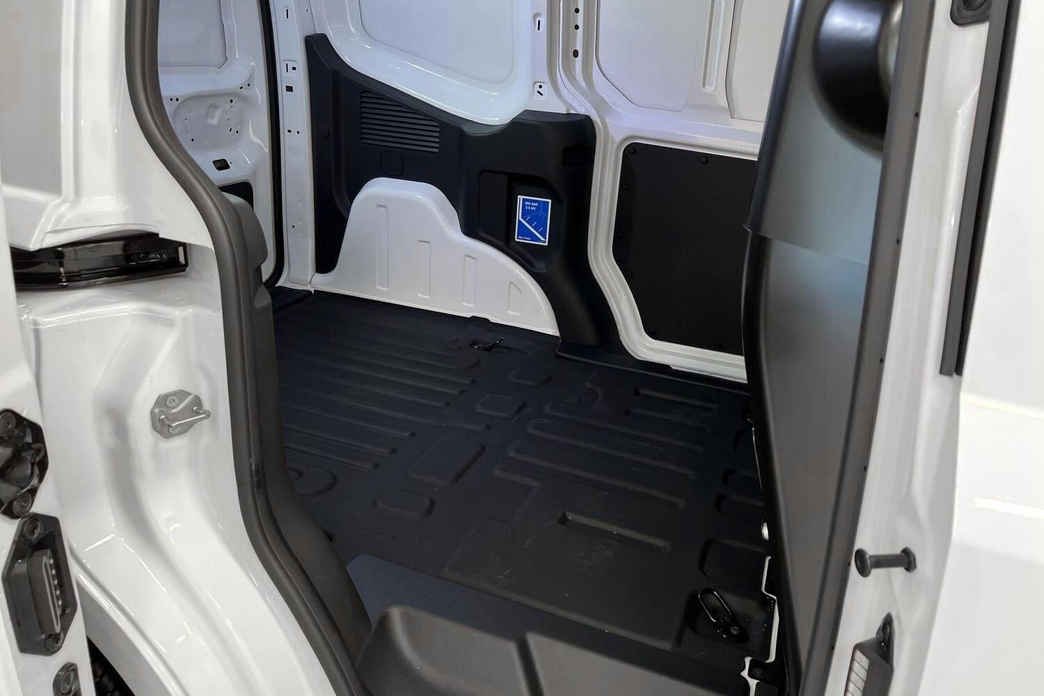 heti ajoon Ford Transit Courier