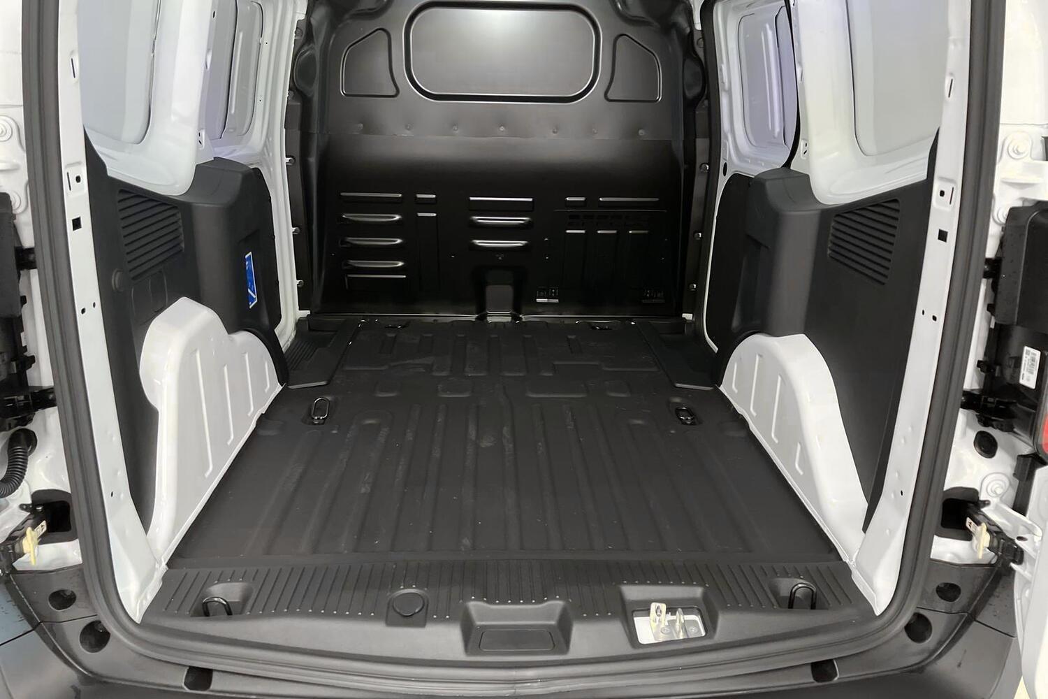 heti ajoon Ford Transit Courier