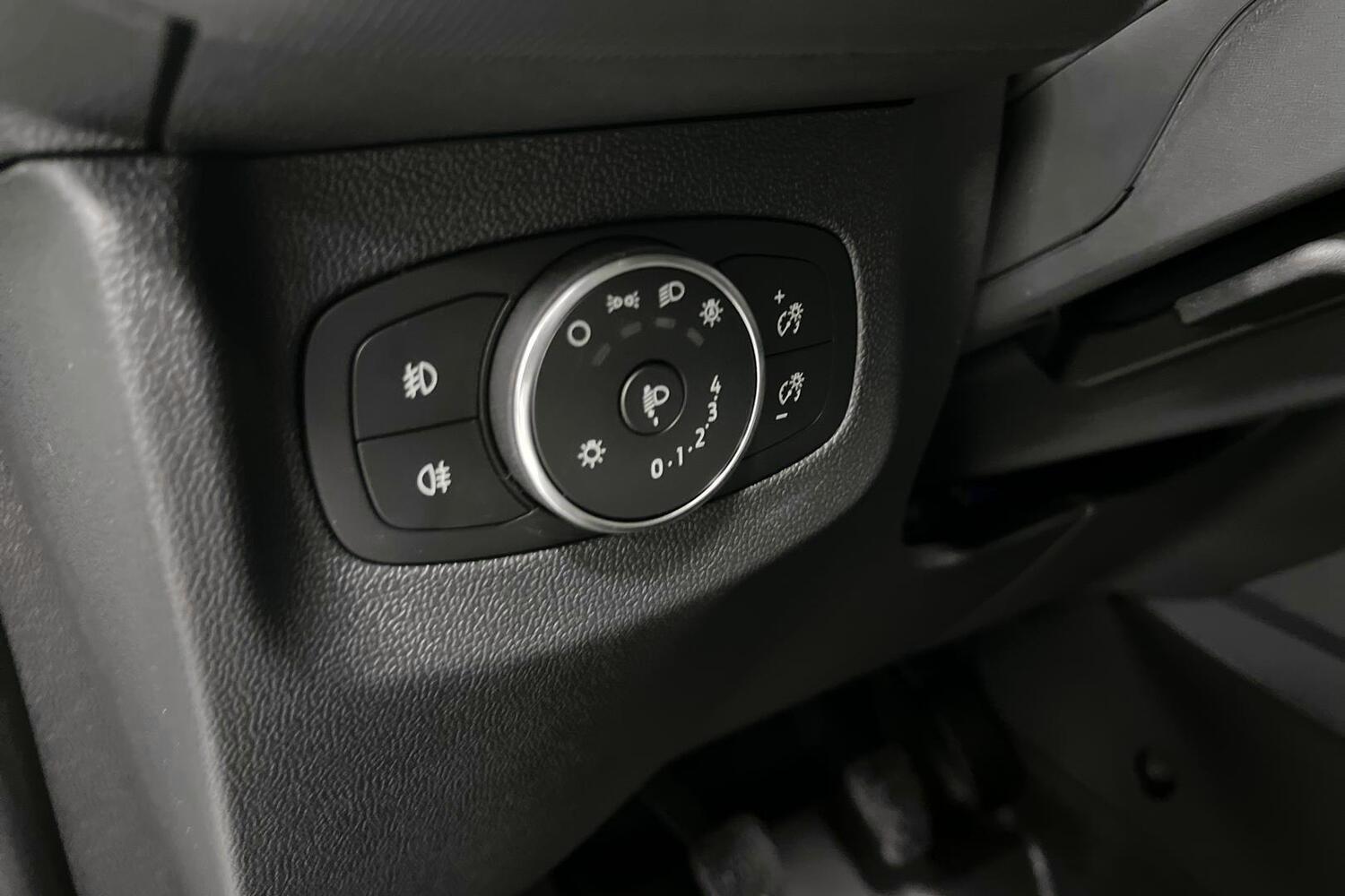 heti ajoon Ford Transit Courier