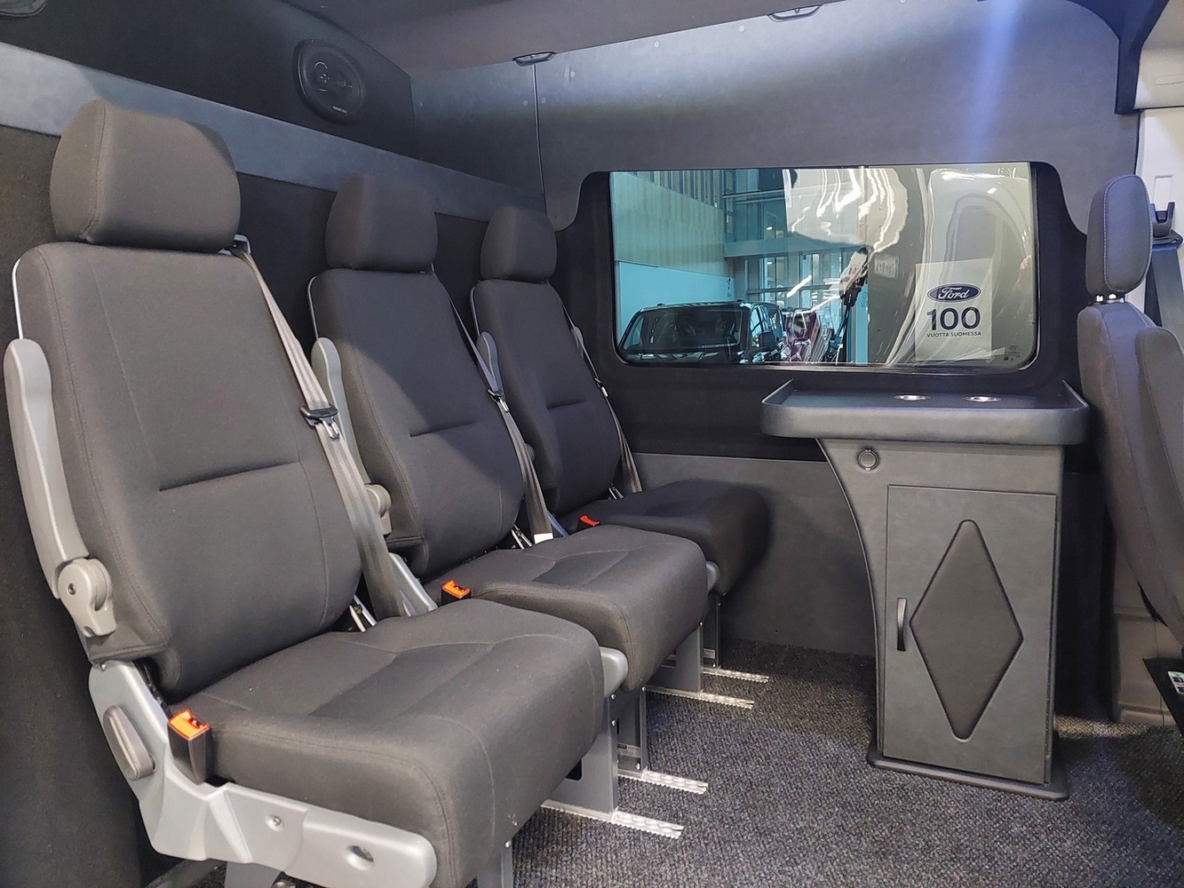 heti ajoon Ford Transit