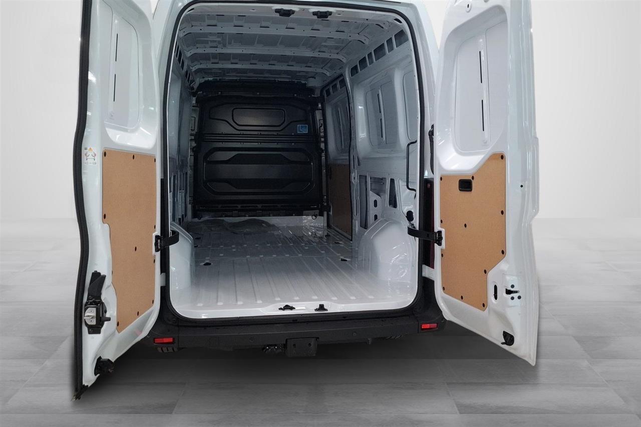 heti ajoon Nissan Interstar