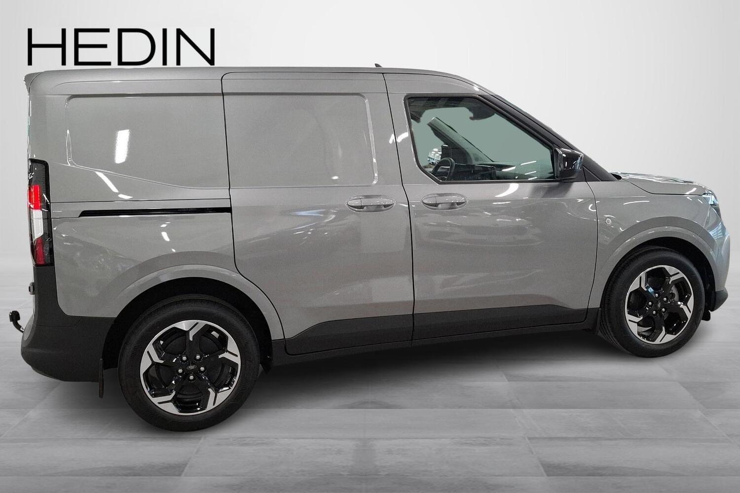 heti ajoon Ford Transit Courier