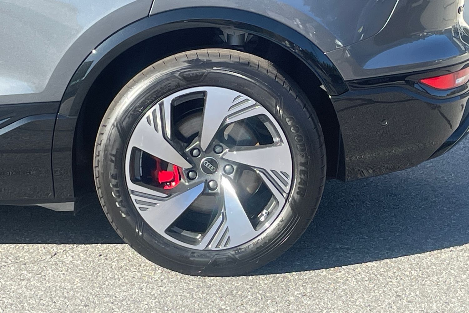 heti ajoon Audi Q6 e-tron
