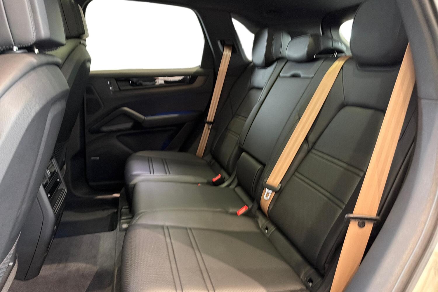 heti ajoon Porsche Cayenne