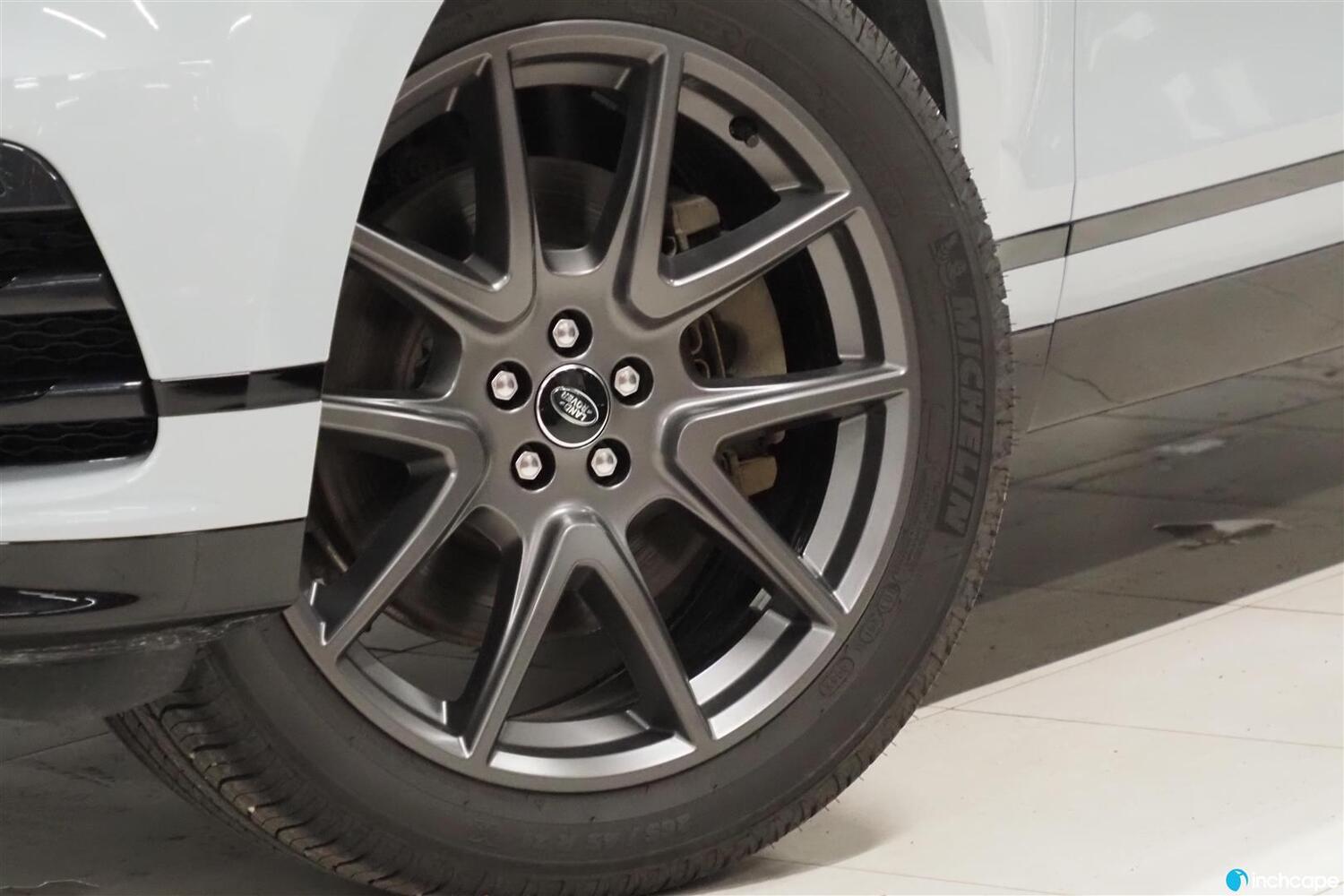 heti ajoon Land Rover Range Rover Velar