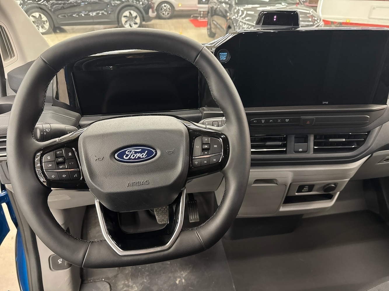 heti ajoon Ford Transit Custom