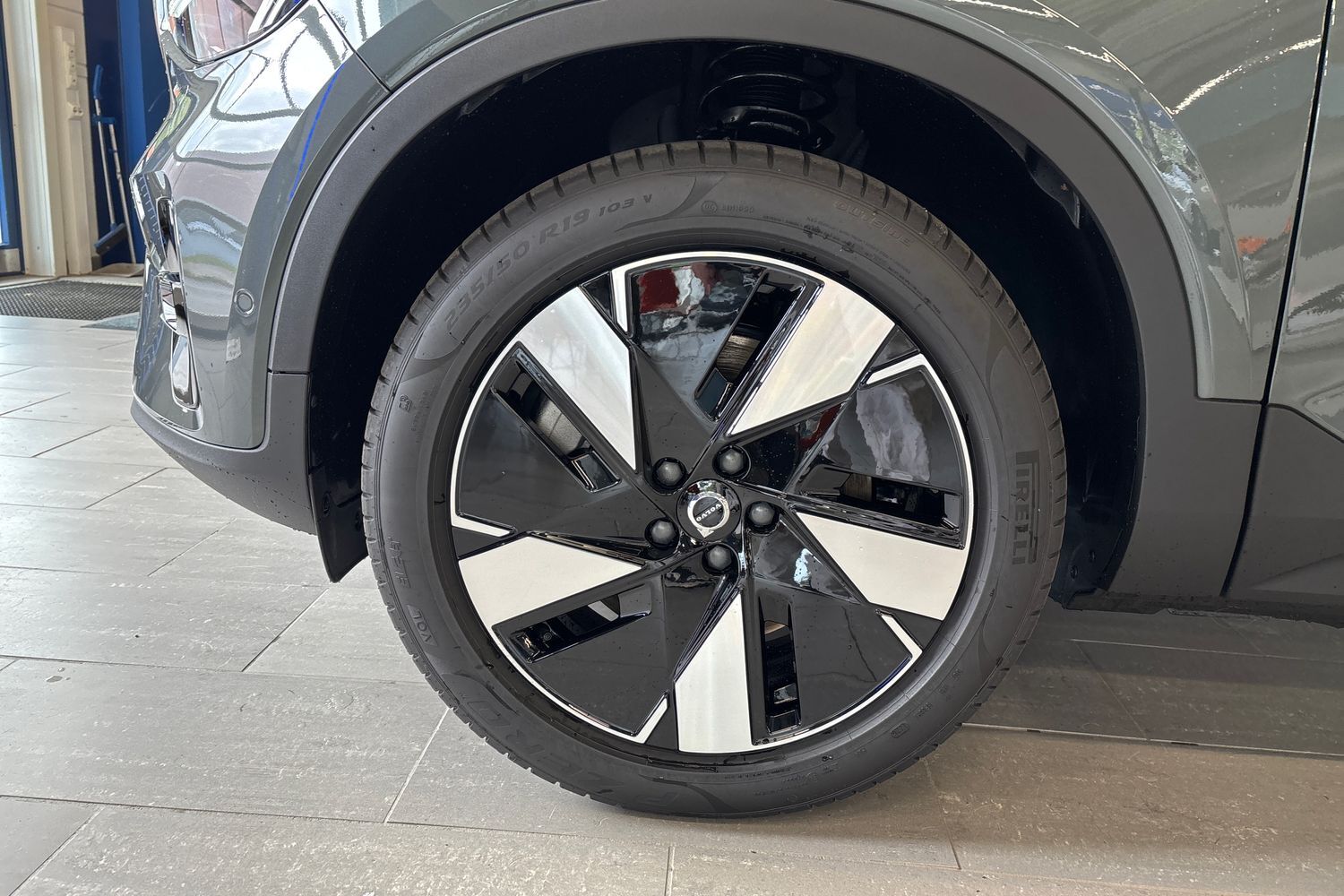 heti ajoon Volvo EX40