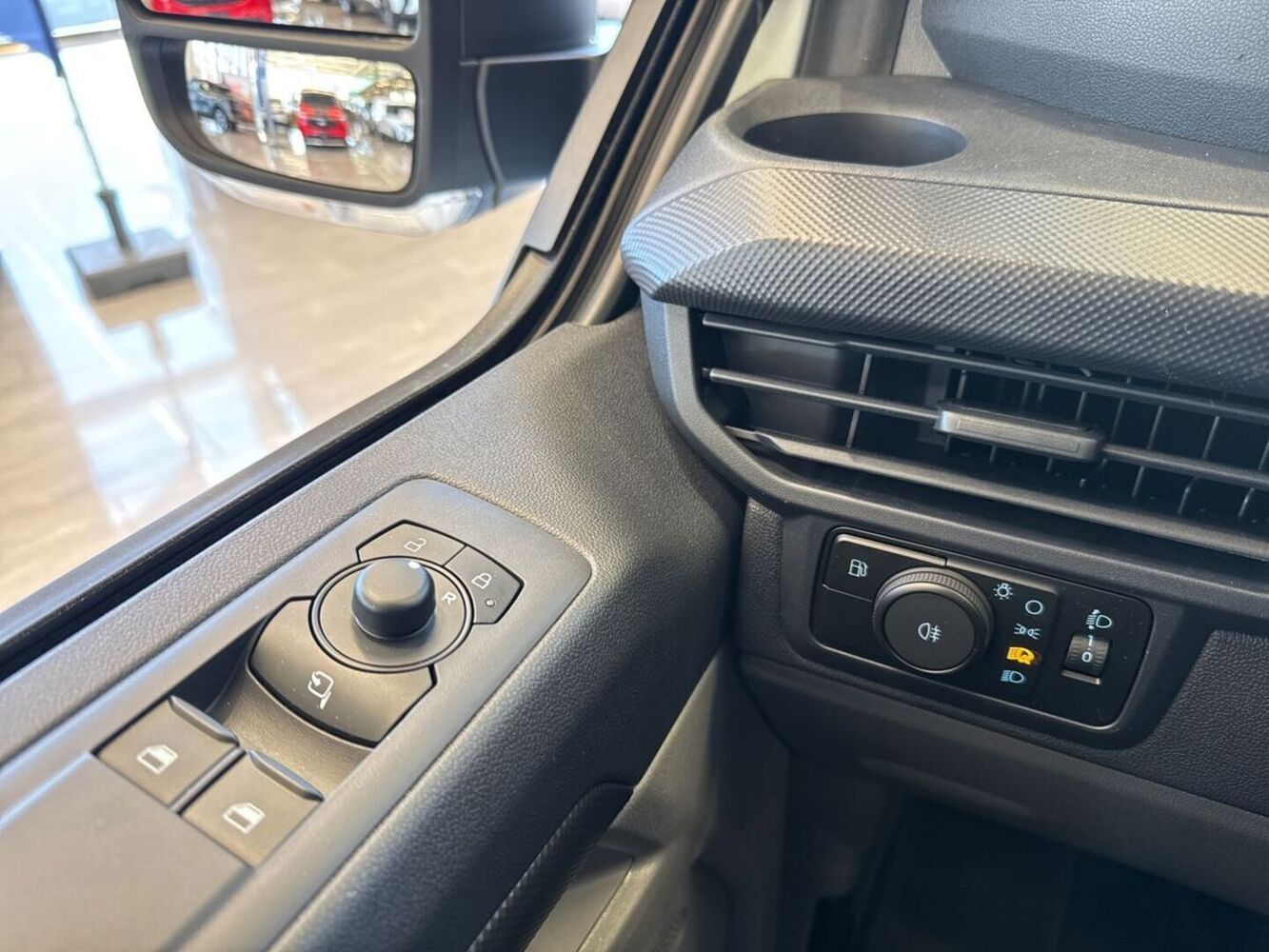 heti ajoon Ford Transit Custom