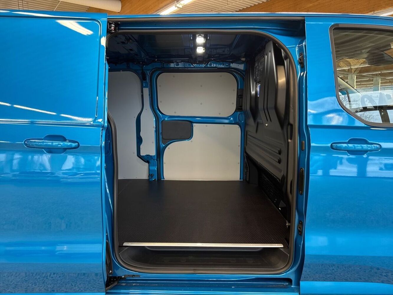 heti ajoon Ford Transit Custom