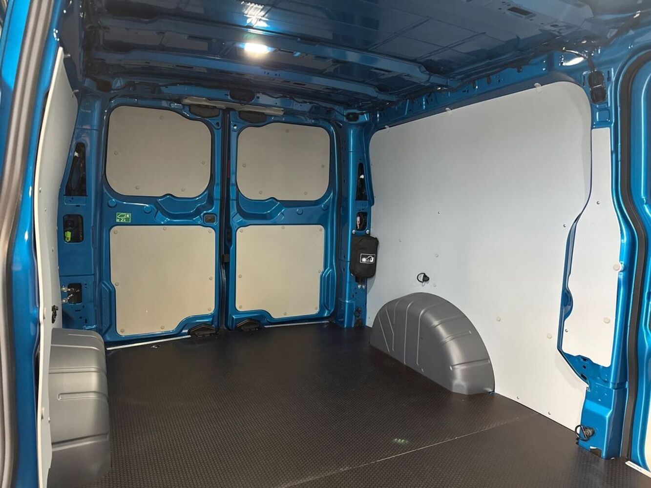 heti ajoon Ford Transit Custom