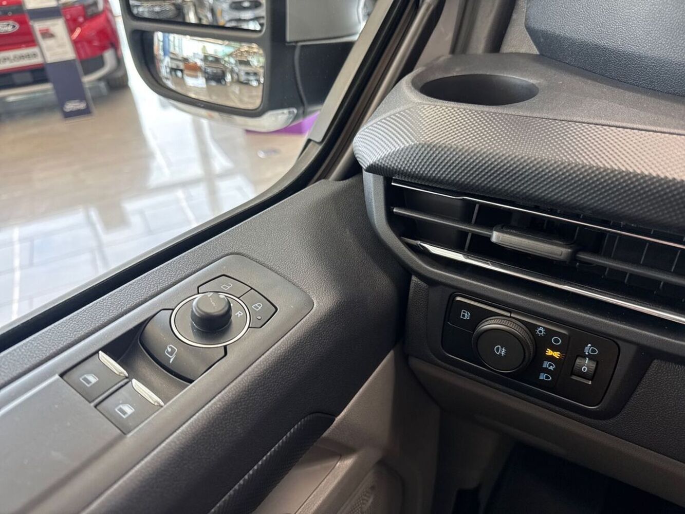 heti ajoon Ford Transit Custom
