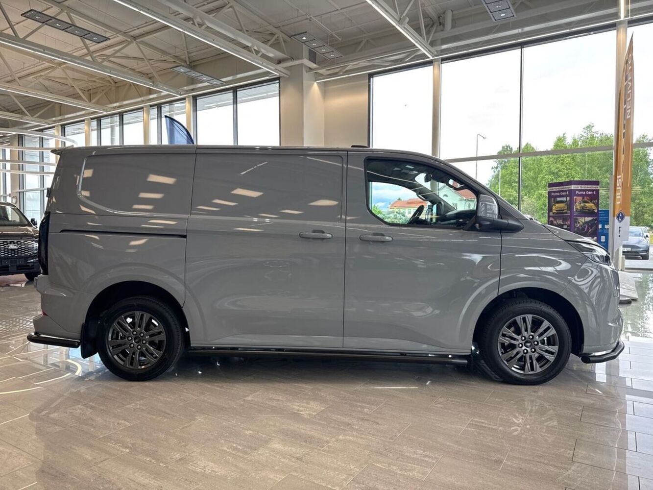 heti ajoon Ford Transit Custom