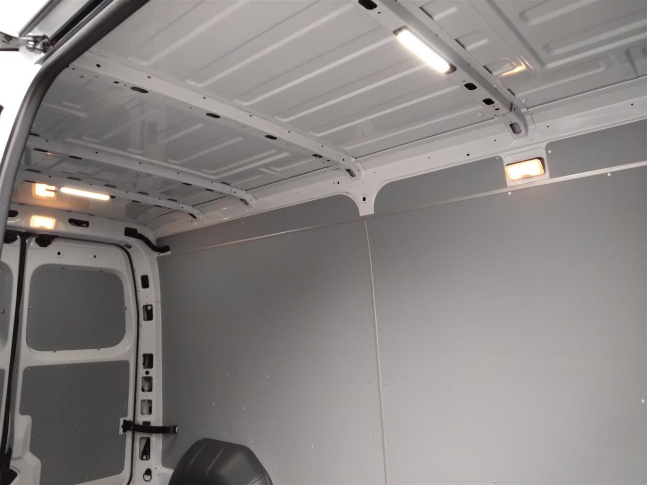 heti ajoon Nissan Interstar
