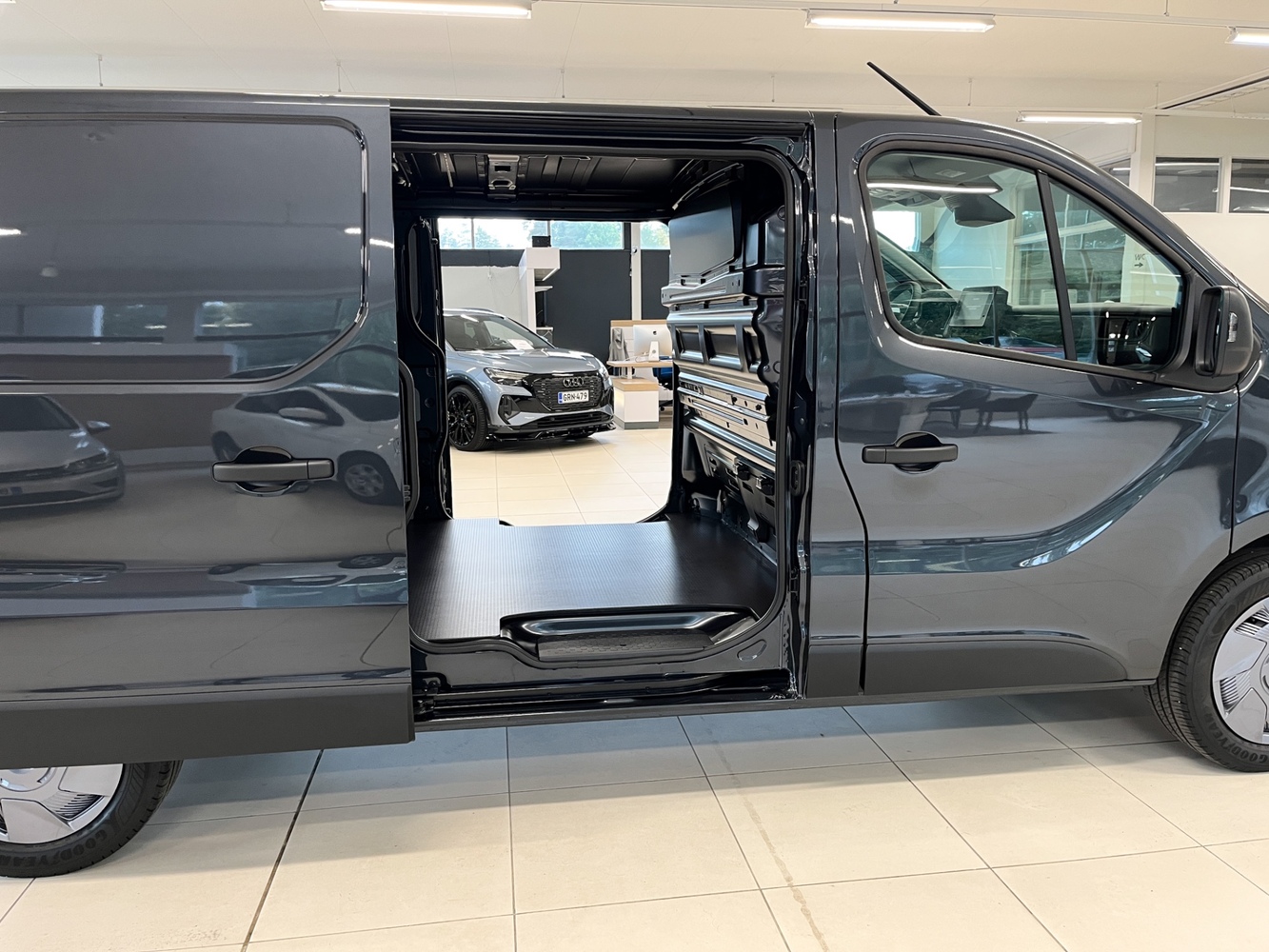 heti ajoon Nissan Primastar