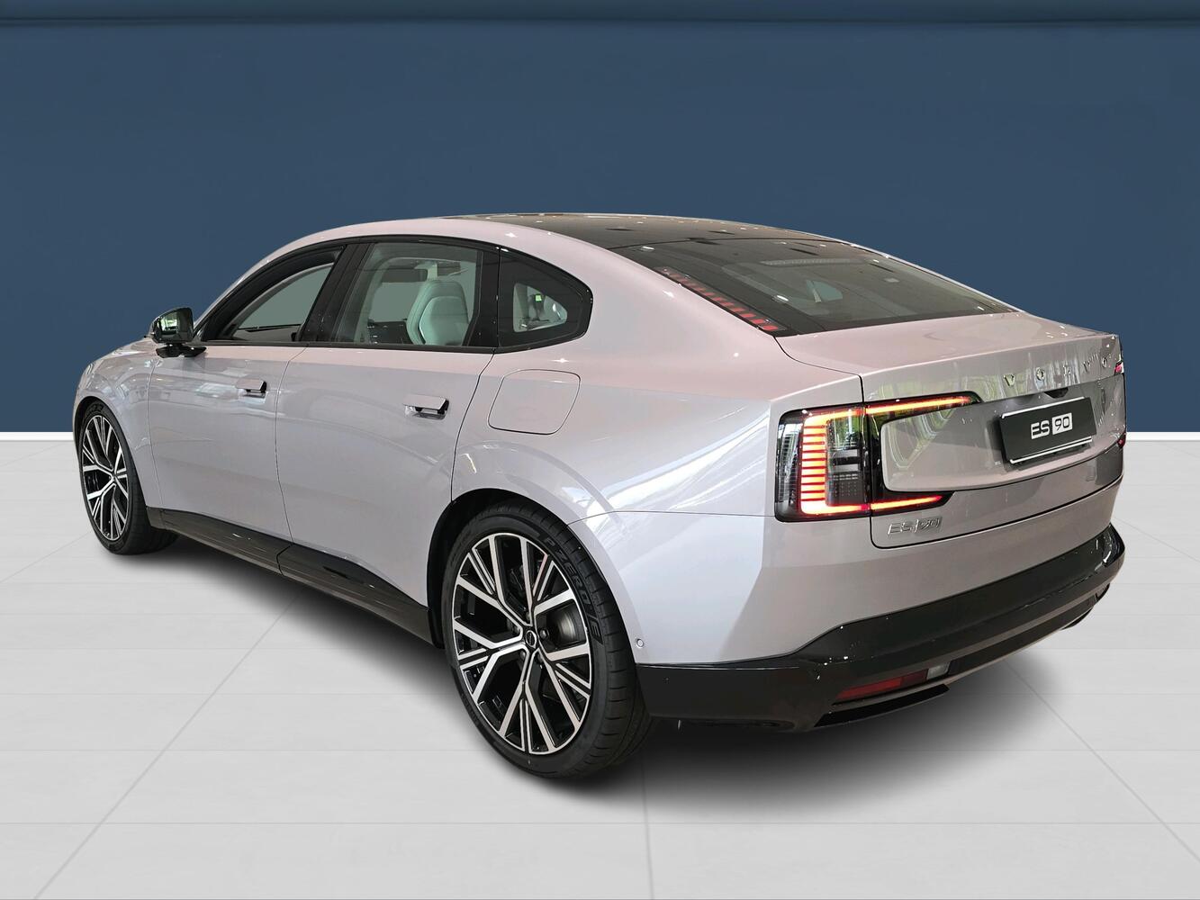 heti ajoon Volvo ES90