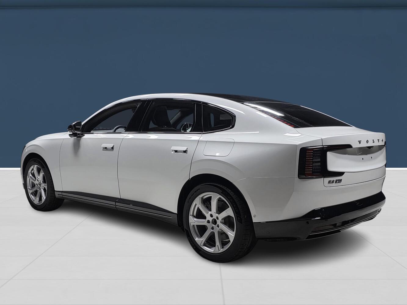 heti ajoon Volvo ES90