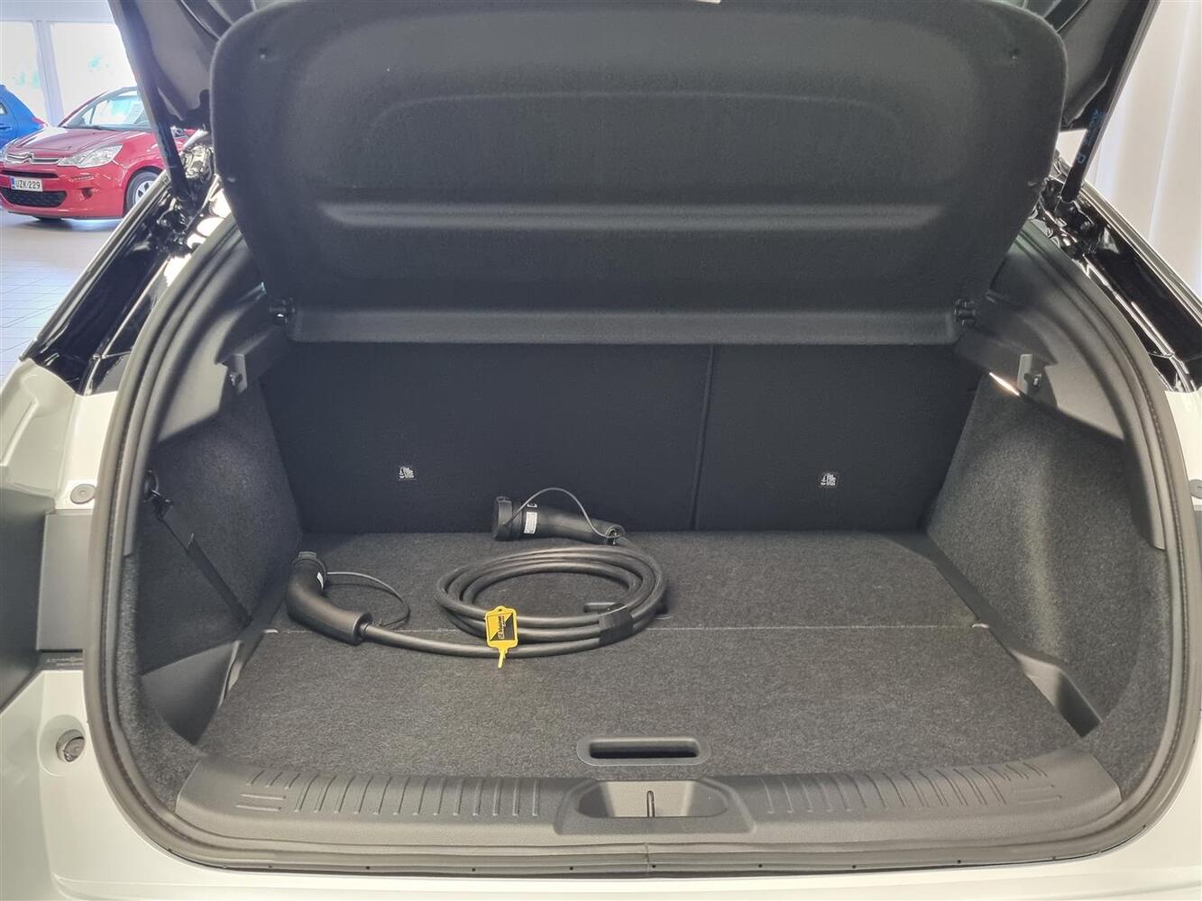 heti ajoon Nissan Leaf