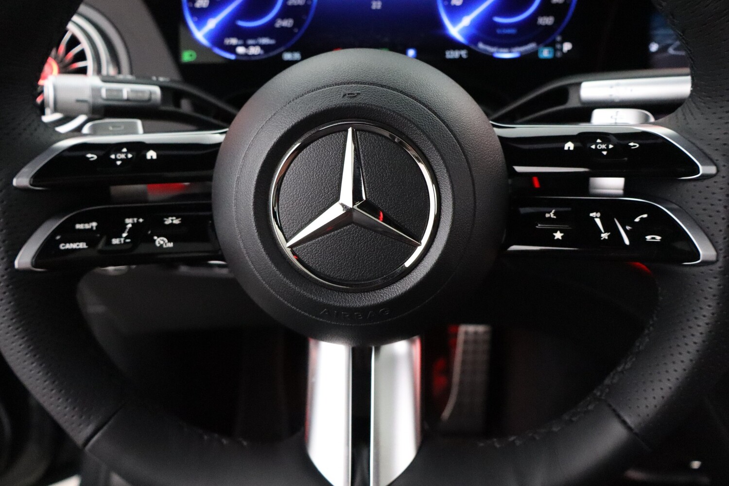 heti ajoon Mercedes-Benz EQS