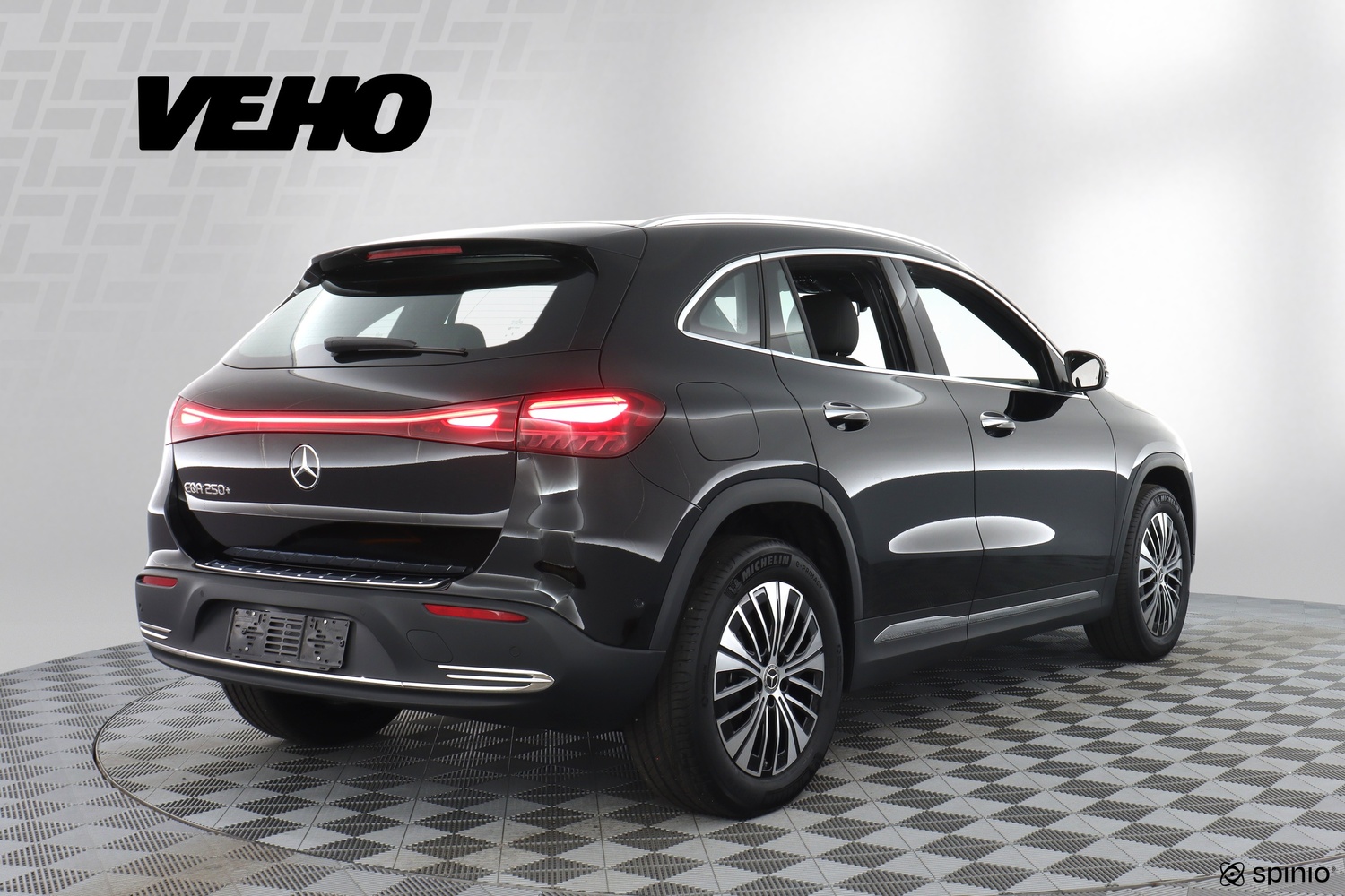 heti ajoon Mercedes-Benz EQA
