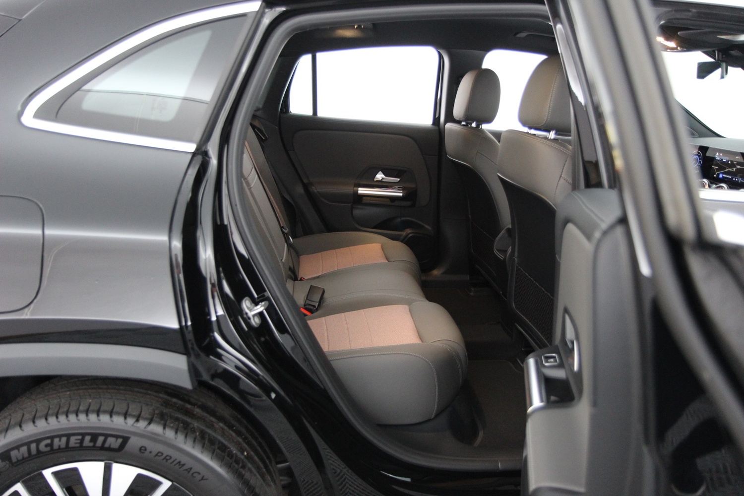 heti ajoon Mercedes-Benz EQA