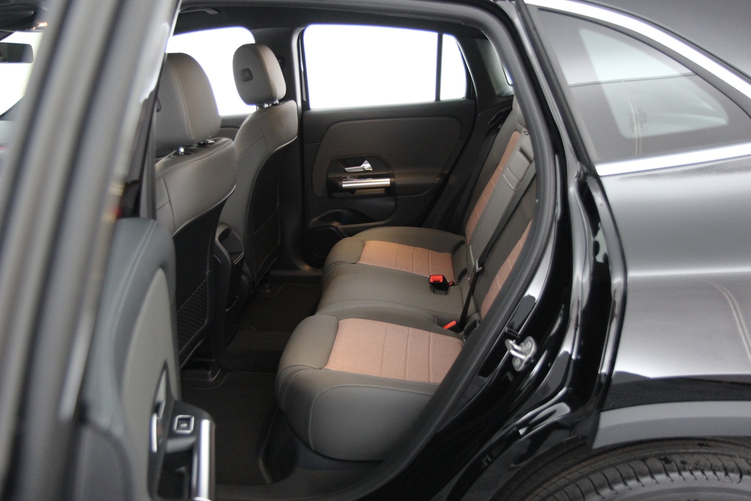 heti ajoon Mercedes-Benz EQA