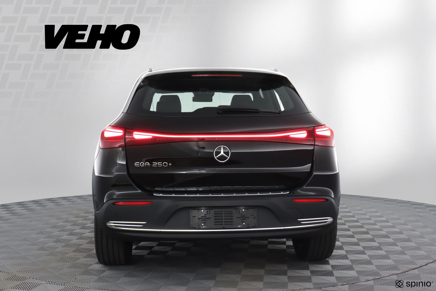 heti ajoon Mercedes-Benz EQA
