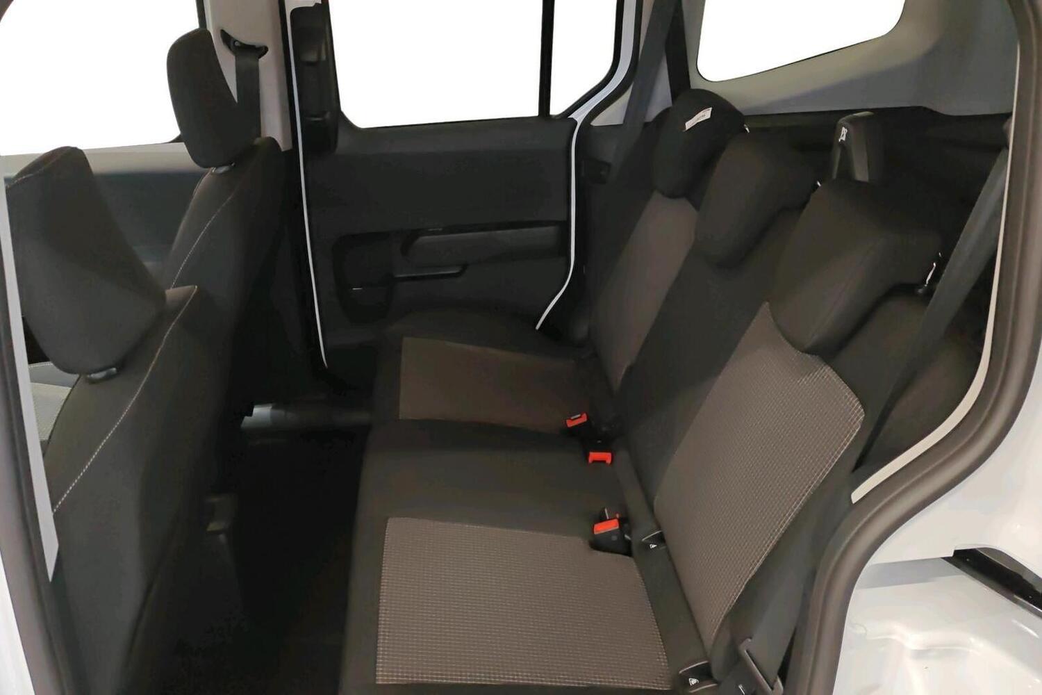 heti ajoon Ford Tourneo Courier