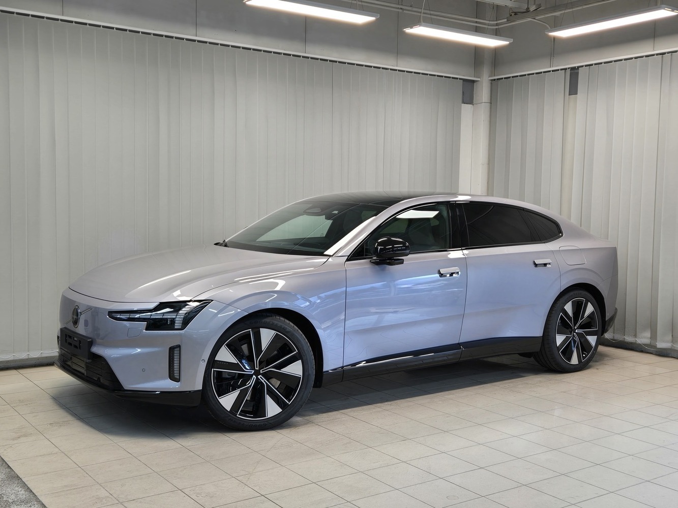 heti ajoon Volvo ES90