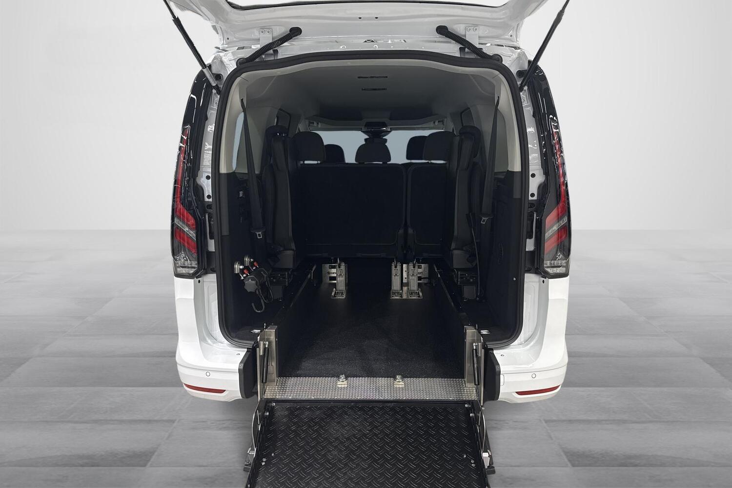 heti ajoon Ford Grand Tourneo Connect