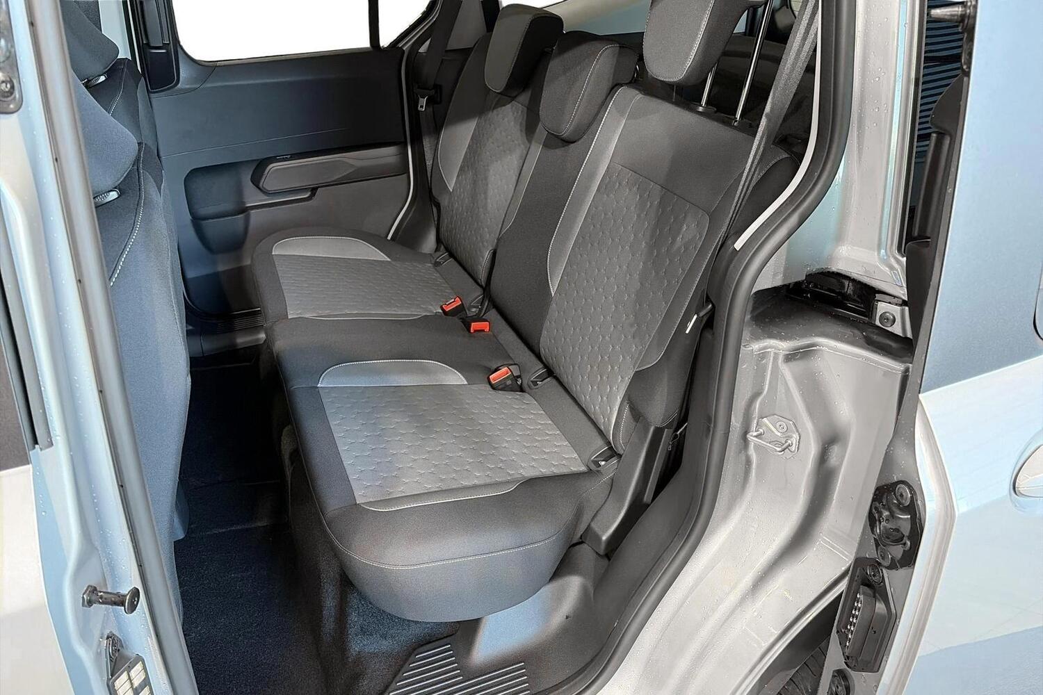 heti ajoon Ford Tourneo Courier