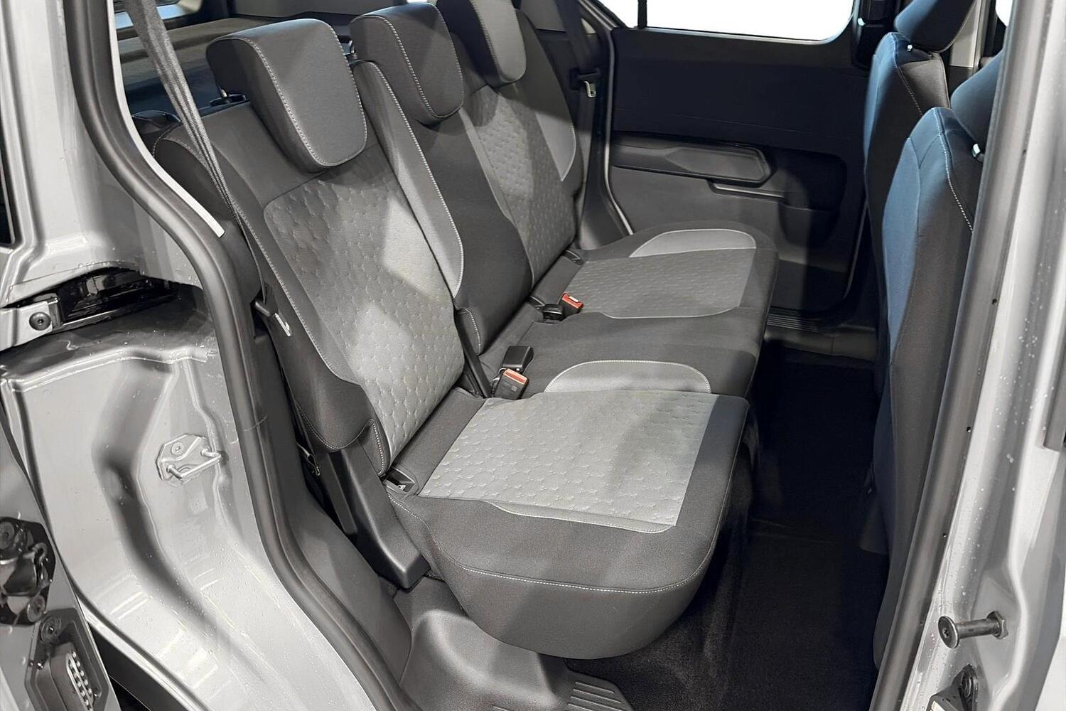 heti ajoon Ford Tourneo Courier