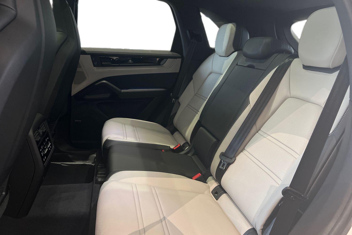 heti ajoon Porsche Cayenne