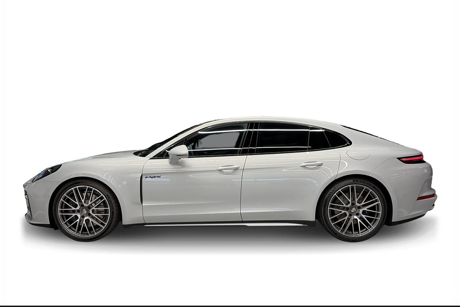 heti ajoon Porsche Panamera